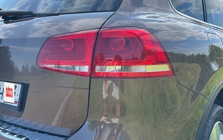 Volkswagen Touareg III, 2012 год, 2 490 000 рублей, 21 фотография