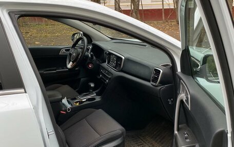 KIA Sportage IV рестайлинг, 2018 год, 2 000 000 рублей, 10 фотография