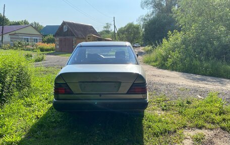 Mercedes-Benz E-Класс, 1992 год, 300 000 рублей, 5 фотография