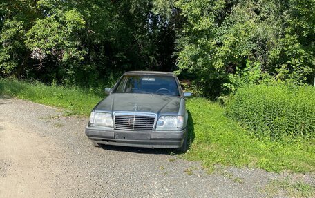 Mercedes-Benz E-Класс, 1992 год, 300 000 рублей, 3 фотография