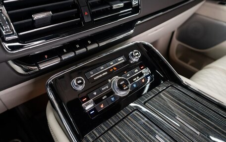Lincoln Navigator, 2023 год, 12 500 000 рублей, 9 фотография