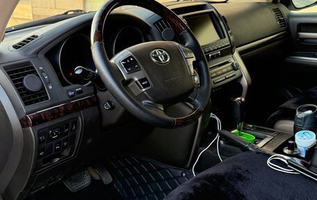 Toyota Land Cruiser 200, 2011 год, 3 200 000 рублей, 17 фотография