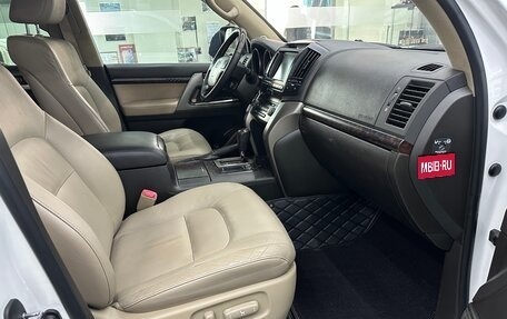 Toyota Land Cruiser 200, 2011 год, 3 200 000 рублей, 16 фотография