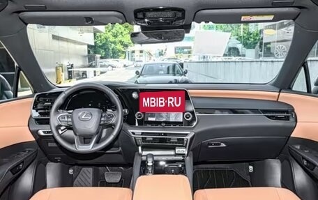 Lexus RX IV рестайлинг, 2025 год, 6 850 000 рублей, 5 фотография