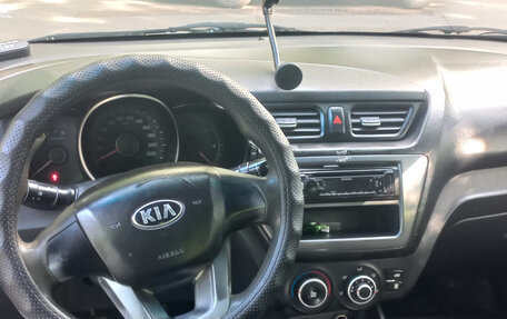 KIA Rio III рестайлинг, 2013 год, 390 000 рублей, 9 фотография