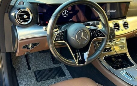 Mercedes-Benz E-Класс, 2021 год, 4 100 000 рублей, 5 фотография