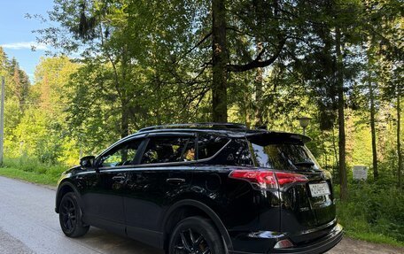 Toyota RAV4, 2019 год, 3 150 000 рублей, 8 фотография