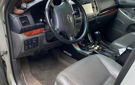 Toyota Land Cruiser Prado 120 рестайлинг, 2006 год, 1 800 000 рублей, 2 фотография