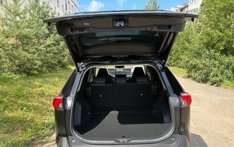 Toyota RAV4, 2024 год, 3 890 000 рублей, 3 фотография