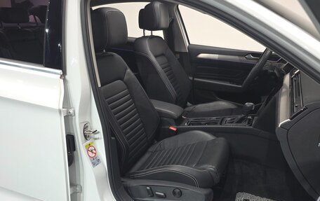 Volkswagen Passat B8 рестайлинг, 2022 год, 1 900 045 рублей, 12 фотография