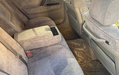Toyota Crown Majesta, 2004 год, 700 000 рублей, 5 фотография
