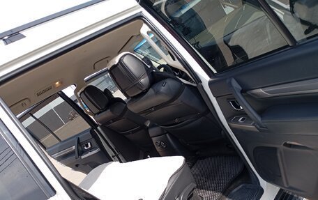 Mitsubishi Pajero IV, 2014 год, 2 670 000 рублей, 3 фотография
