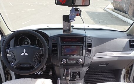 Mitsubishi Pajero IV, 2014 год, 2 670 000 рублей, 5 фотография
