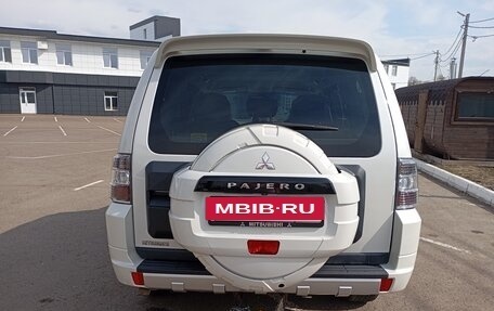 Mitsubishi Pajero IV, 2014 год, 2 670 000 рублей, 2 фотография