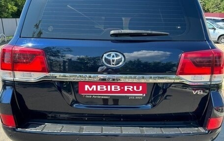 Toyota Land Cruiser 200, 2016 год, 7 000 000 рублей, 2 фотография