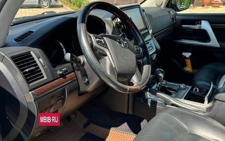 Toyota Land Cruiser 200, 2016 год, 7 000 000 рублей, 5 фотография