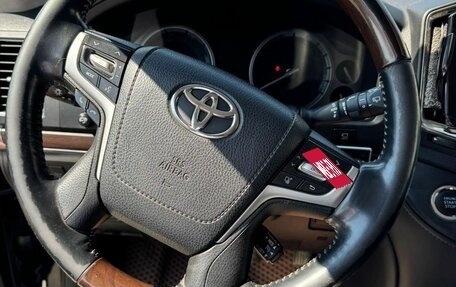 Toyota Land Cruiser 200, 2016 год, 7 000 000 рублей, 8 фотография