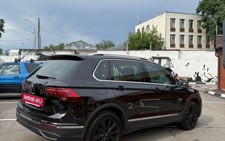 Volkswagen Tiguan II, 2021 год, 2 700 000 рублей, 2 фотография