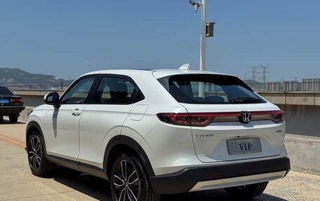 Honda Vezel, 2022 год, 1 930 000 рублей, 3 фотография