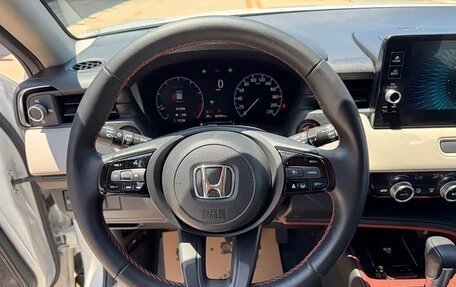 Honda Vezel, 2022 год, 1 930 000 рублей, 6 фотография