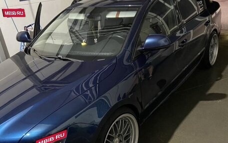 Skoda Superb III рестайлинг, 2011 год, 1 370 000 рублей, 2 фотография