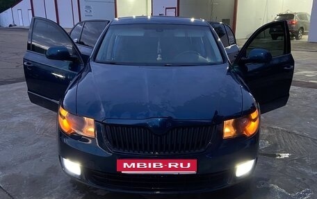 Skoda Superb III рестайлинг, 2011 год, 1 370 000 рублей, 7 фотография