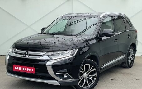Mitsubishi Outlander III рестайлинг 3, 2016 год, 2 050 000 рублей, 1 фотография