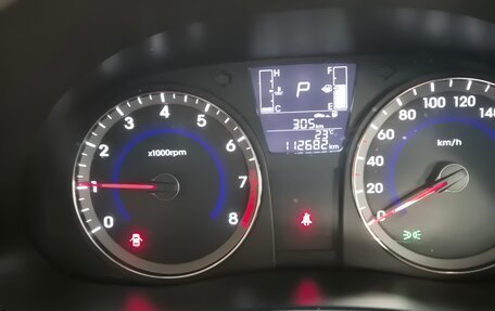 Hyundai Solaris II рестайлинг, 2015 год, 930 000 рублей, 5 фотография