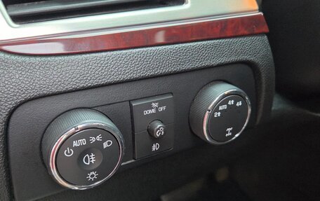 Cadillac Escalade III, 2010 год, 2 250 000 рублей, 10 фотография