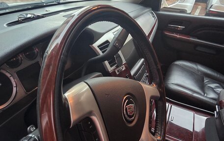 Cadillac Escalade III, 2010 год, 2 250 000 рублей, 8 фотография