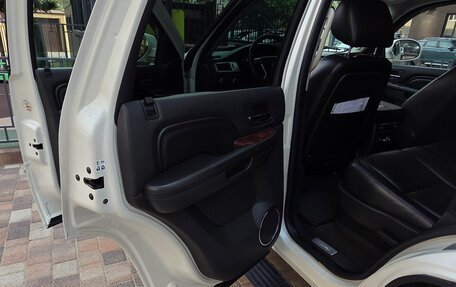 Cadillac Escalade III, 2010 год, 2 250 000 рублей, 14 фотография