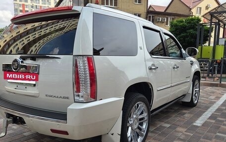 Cadillac Escalade III, 2010 год, 2 250 000 рублей, 6 фотография