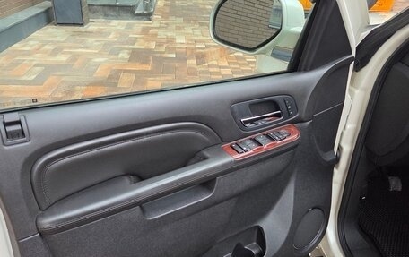 Cadillac Escalade III, 2010 год, 2 250 000 рублей, 11 фотография