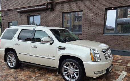 Cadillac Escalade III, 2010 год, 2 250 000 рублей, 18 фотография