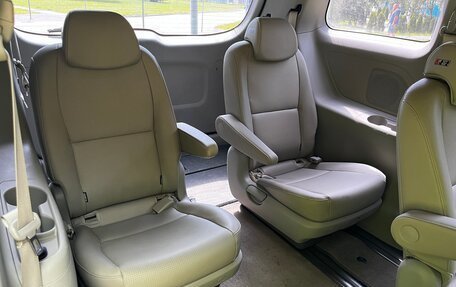 KIA Carnival III, 2019 год, 2 890 000 рублей, 16 фотография