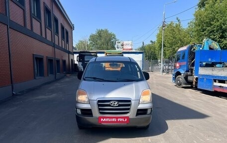Hyundai H-1 II рестайлинг, 2007 год, 600 000 рублей, 2 фотография