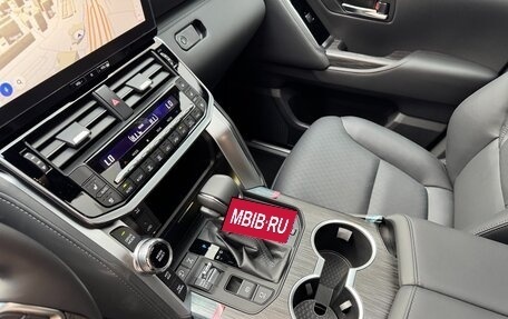 Toyota Land Cruiser, 2025 год, 13 150 000 рублей, 38 фотография