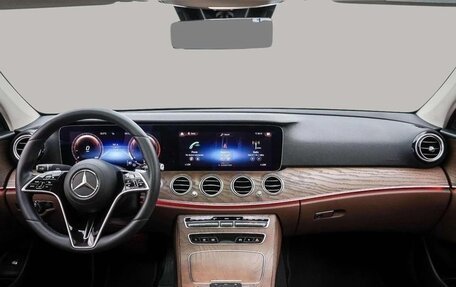 Mercedes-Benz E-Класс, 2022 год, 4 900 000 рублей, 9 фотография