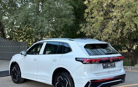 Volkswagen Tiguan II, 2025 год, 4 480 000 рублей, 3 фотография