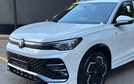 Volkswagen Tiguan II, 2025 год, 4 480 000 рублей, 2 фотография