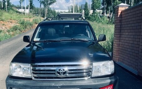 Toyota Land Cruiser 100 рестайлинг 2, 2004 год, 1 450 000 рублей, 1 фотография