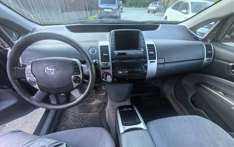 Toyota Prius, 2008 год, 770 000 рублей, 14 фотография