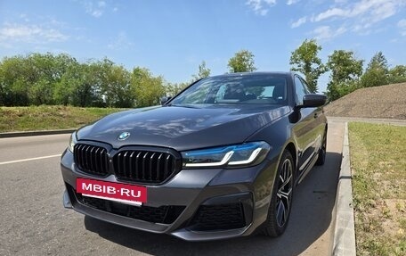 BMW 5 серия, 2020 год, 5 900 000 рублей, 2 фотография