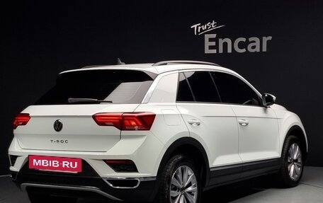 Volkswagen T-Roc I, 2021 год, 1 916 085 рублей, 2 фотография