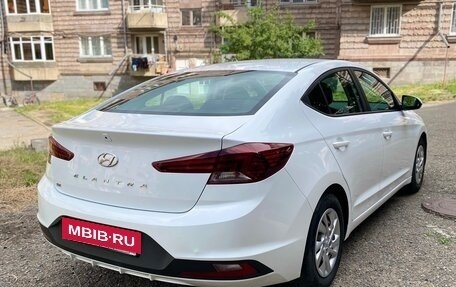 Hyundai Elantra VI рестайлинг, 2019 год, 1 400 000 рублей, 6 фотография