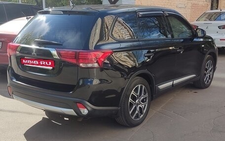 Mitsubishi Outlander III рестайлинг 3, 2015 год, 1 680 000 рублей, 6 фотография