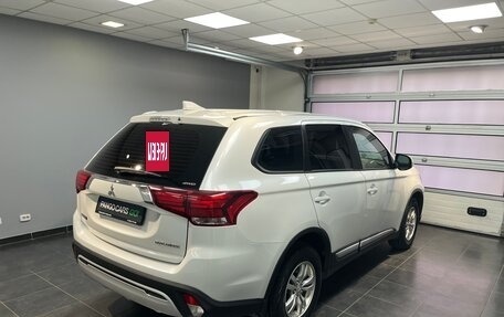 Mitsubishi Outlander III рестайлинг 3, 2019 год, 2 250 000 рублей, 6 фотография