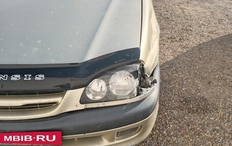 Toyota Avensis III рестайлинг, 2001 год, 350 000 рублей, 4 фотография