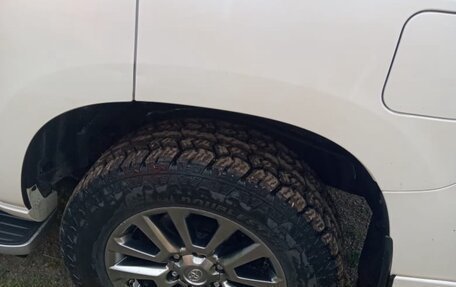 Toyota Land Cruiser Prado 150 рестайлинг 2, 2019 год, 4 499 999 рублей, 4 фотография