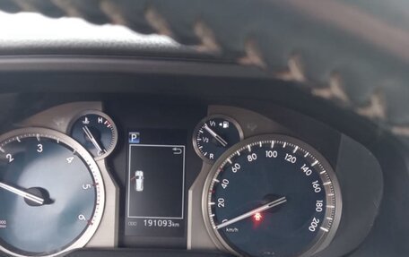 Toyota Land Cruiser Prado 150 рестайлинг 2, 2019 год, 4 499 999 рублей, 3 фотография